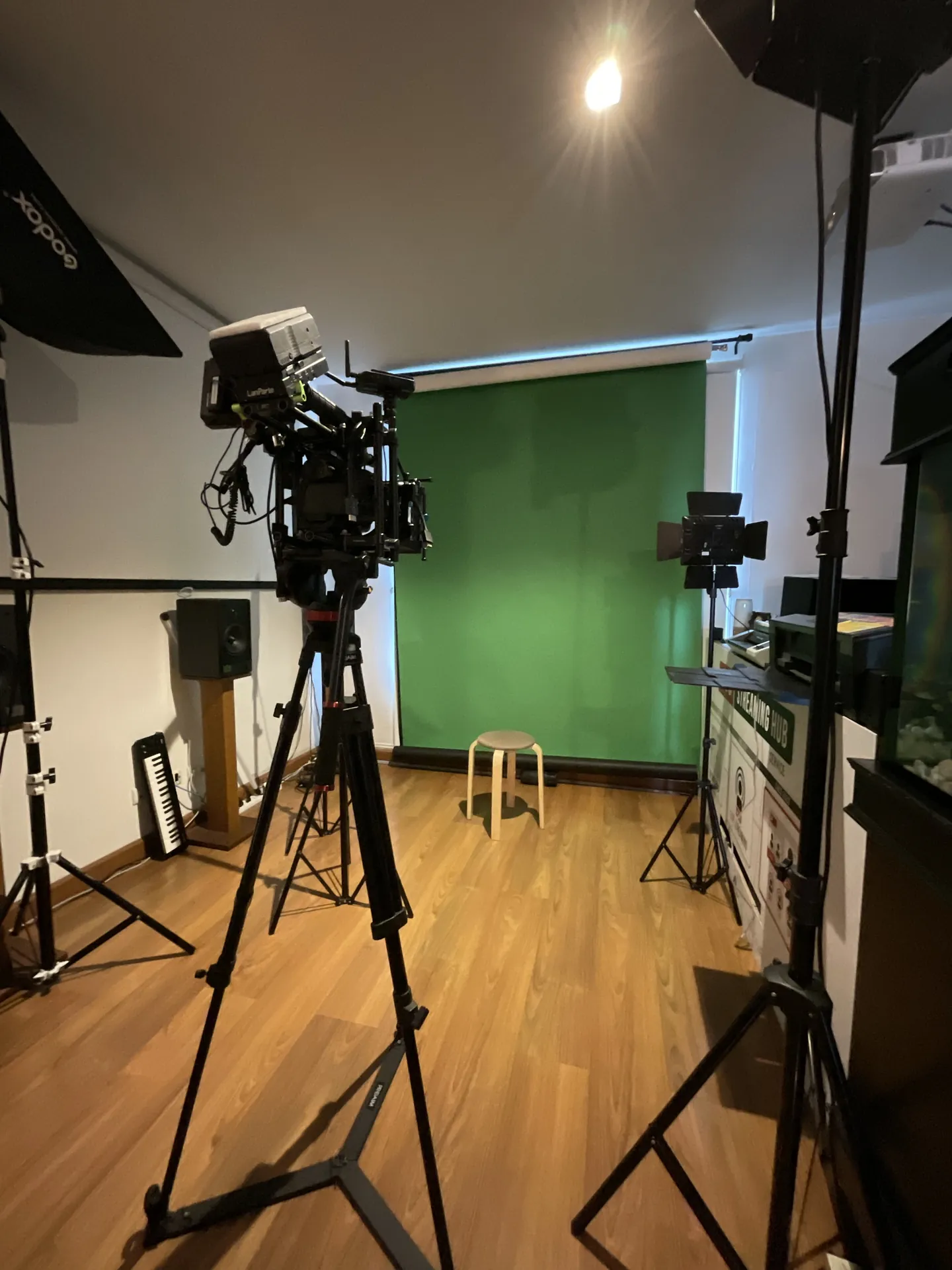 Chroma Key Studio — สตูดิโอถ่ายบุคคล